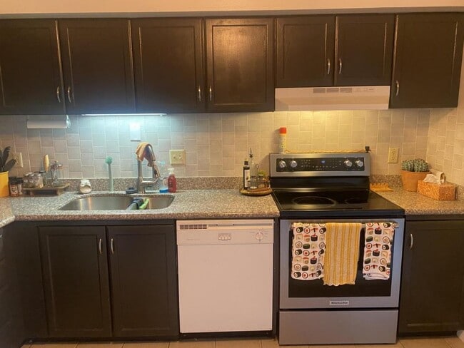 Building Photo - 240 E 400 N
