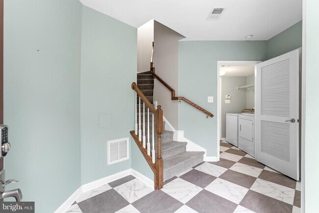 Building Photo - 7015 Trek Way