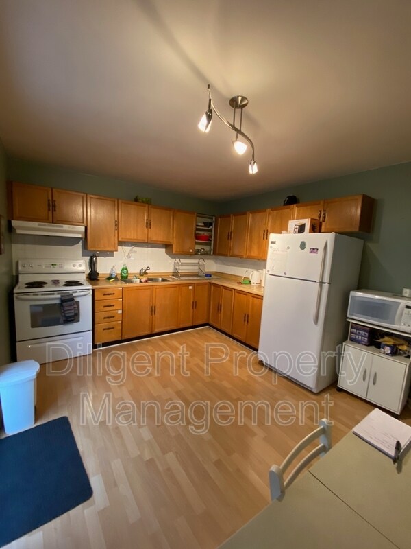 Photo du bâtiment - 1241 Huntington Cir