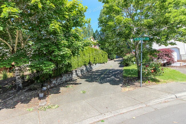 Building Photo - 495 NW Yosemite Terrace Beaverton OR