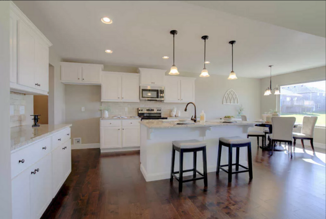 Building Photo - Hickory Valley Luxury,  Newer  4 Bed Room,...