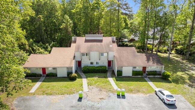 Building Photo - 125 Pirates Rd