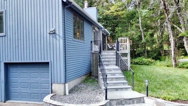 Foto del edificio - 421 E Hyerdale Dr