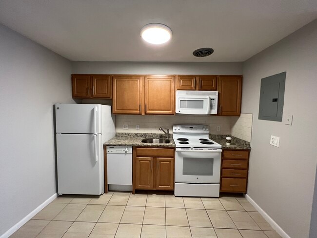 Foto del edificio - 240 Babcock St