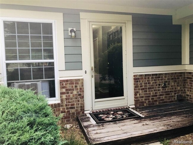 Foto del edificio - 41419 Cornell Dr