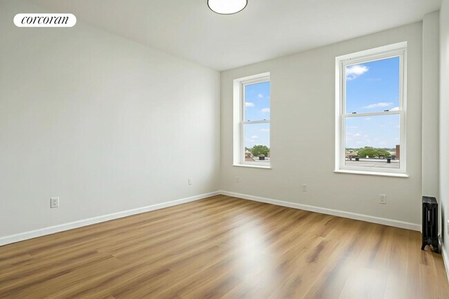 Building Photo - 408 Rogers Ave