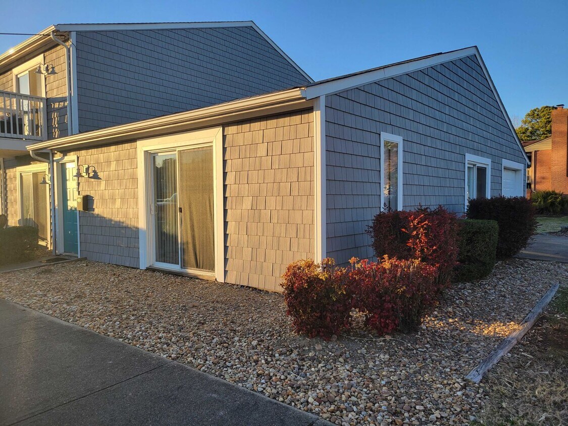 Primary Photo - 1100 Indian Rd