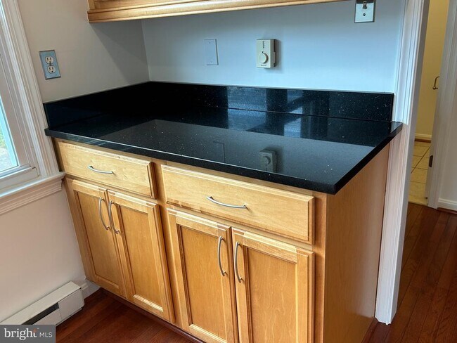 Foto del edificio - 326 Rock Spring Dr SW