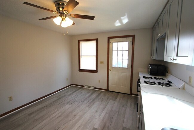 Foto del edificio - 21 Moore Ave