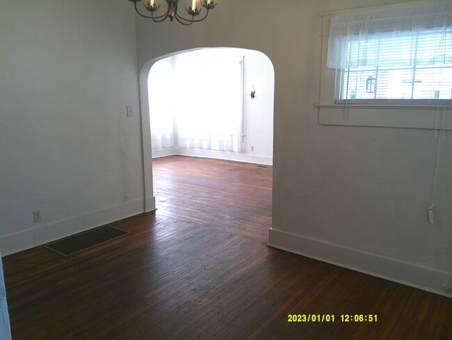 Ding room into living room - 124 N F St