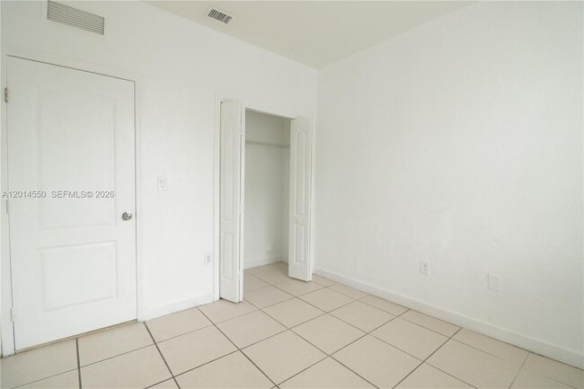 Building Photo - 1568 SE 26th St