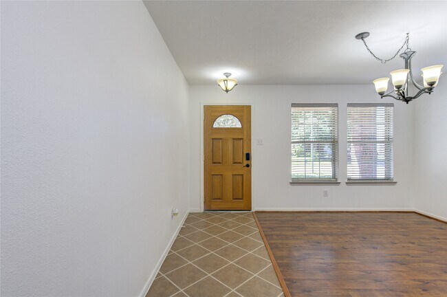 Foto del edificio - 24626 Cornell Park Ln