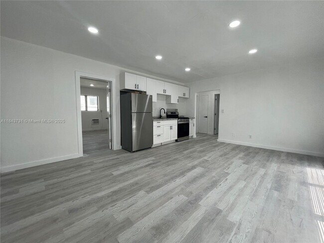 Foto del edificio - 316 Surfside Blvd