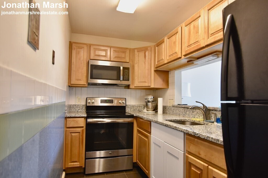 Primary Photo - 141 Savin Hill Ave