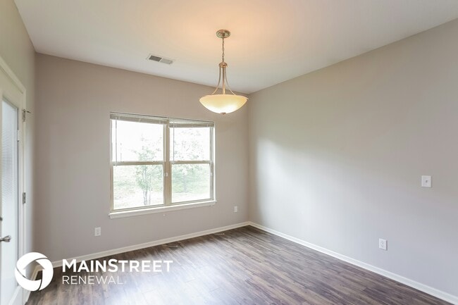 Building Photo - 1508 NE Jaclyn Dr