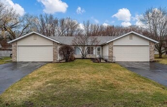 Building Photo - 4987 Pine Cone Ct