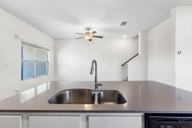 Foto del edificio - 189 Andross Ln