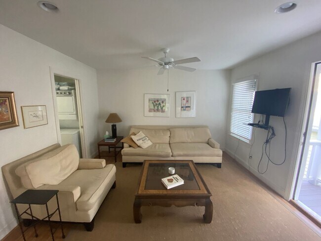 Building Photo - 6349 Chalfont Cir