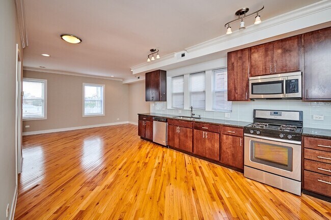 Foto del edificio - 6134 N Washtenaw Ave