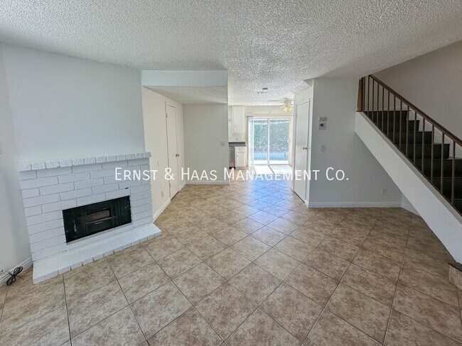 Foto del edificio - 134 W Del Amo Blvd