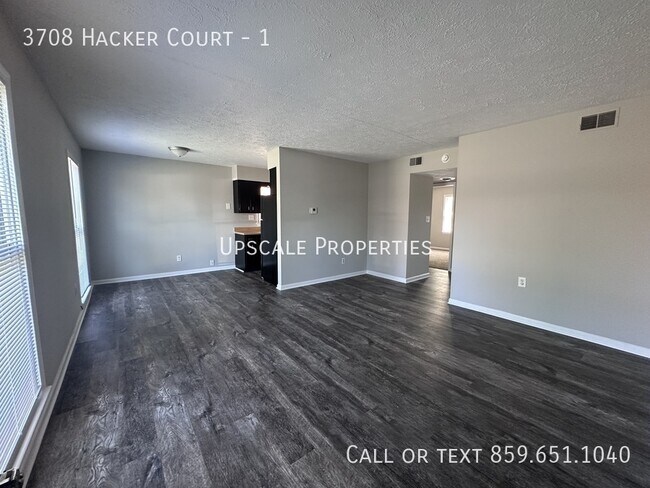 Foto del edificio - 3708 Hacker Ct