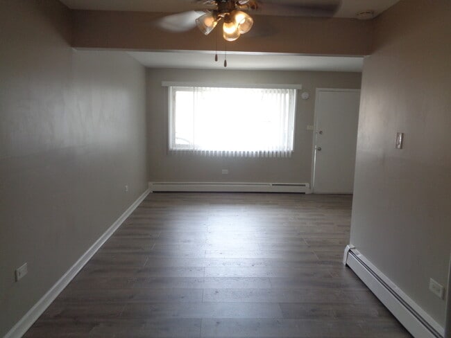 Building Photo - 5720 W 95th St