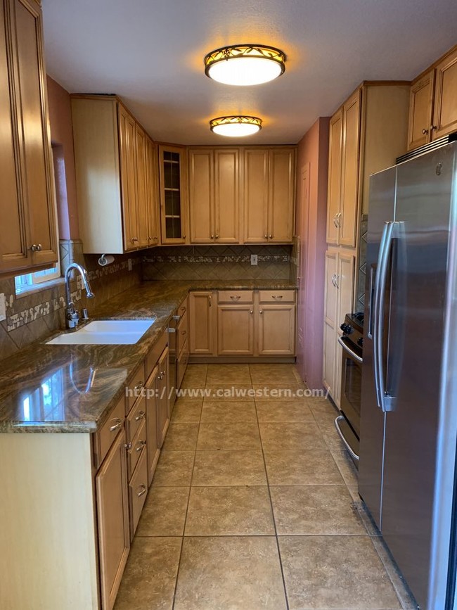 Building Photo - 5459 Mary Jo Way