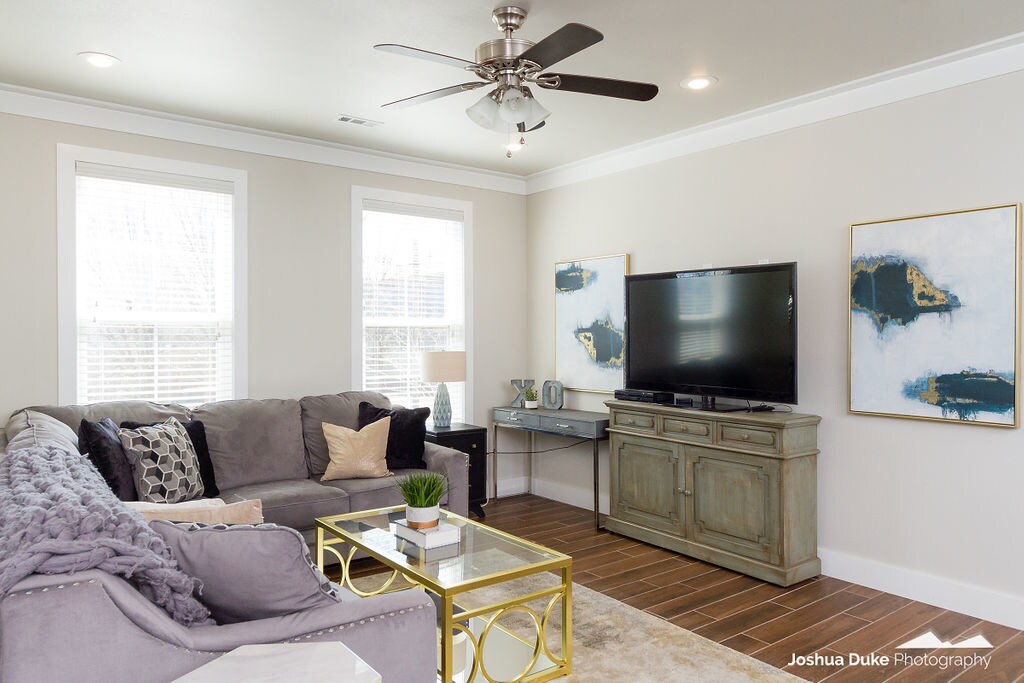 Primary Photo - 1936 Maine St