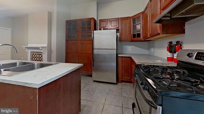 Building Photo - 4033 Spring Garden St