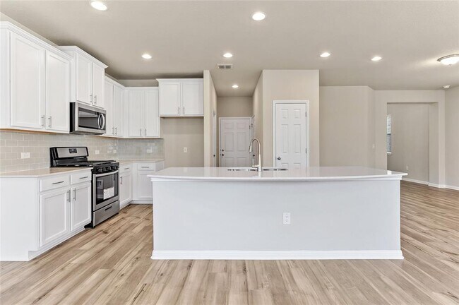 Building Photo - 10017 Dawn Pearl Dr