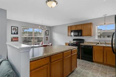 Building Photo - 323 Bramblett Hills