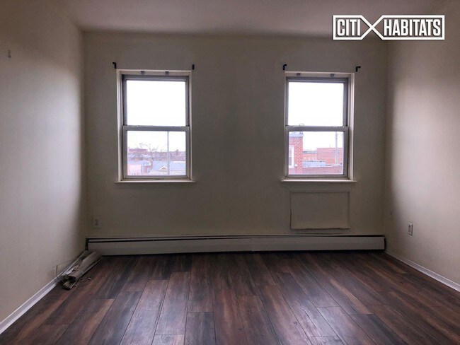 Building Photo - 122 Bay 47Th St