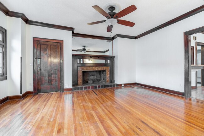 Foto del edificio - 711 E 33rd St