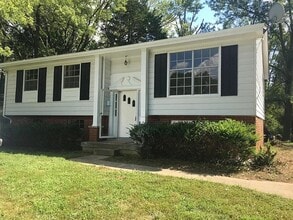 Building Photo - 3002 Seminole Dr