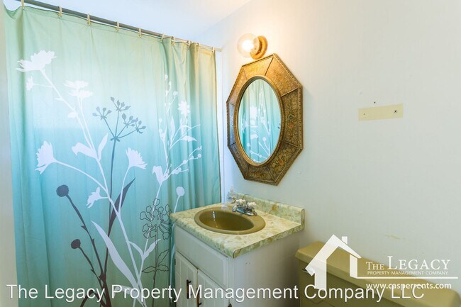 Building Photo - 2 br, 1 bath House - 1347 Sheridan Dr.