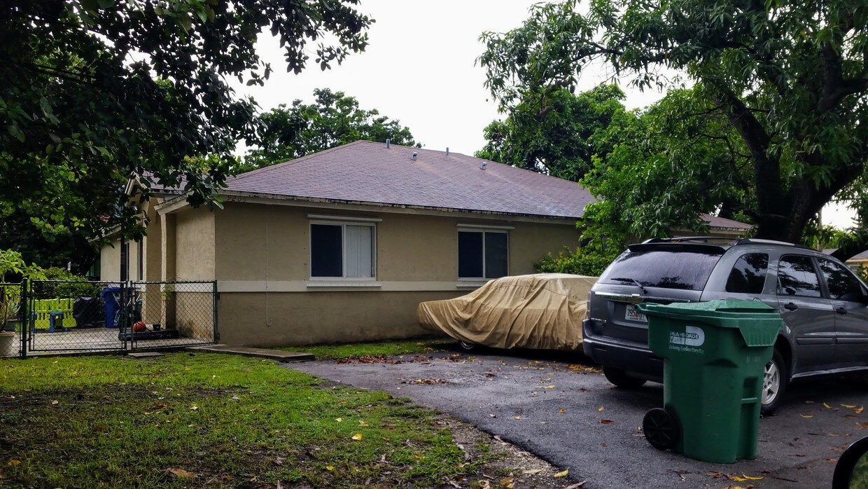 Building Photo - 9203 NW 30th Ave