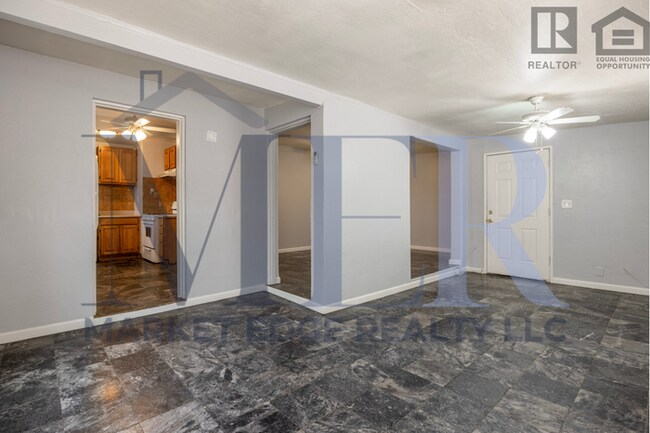 Foto del edificio - 3Bed/1Bath Home at Mesa/Broadway! $1499 MO...
