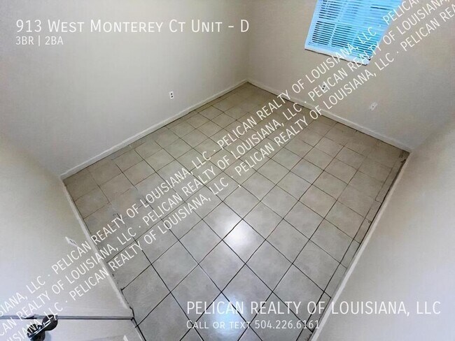 Foto del edificio - 913 Monterey Ct S