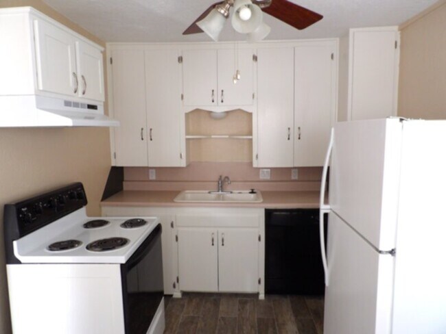 Foto del edificio - 207 NW 10th Street Unit B