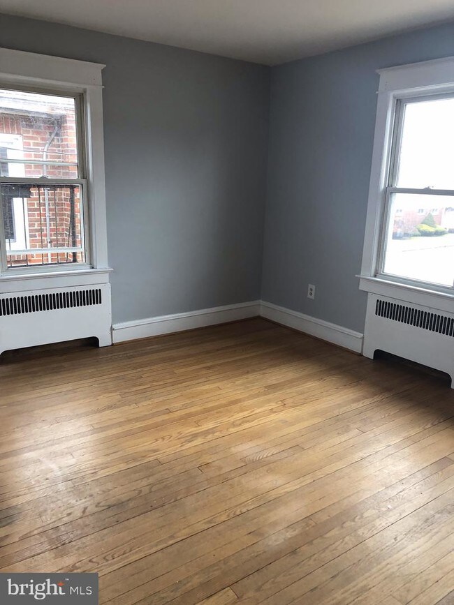 130 N Broadway Unit 2, Pennsville, NJ 08070 Apartment for Rent in Pennsville, NJ