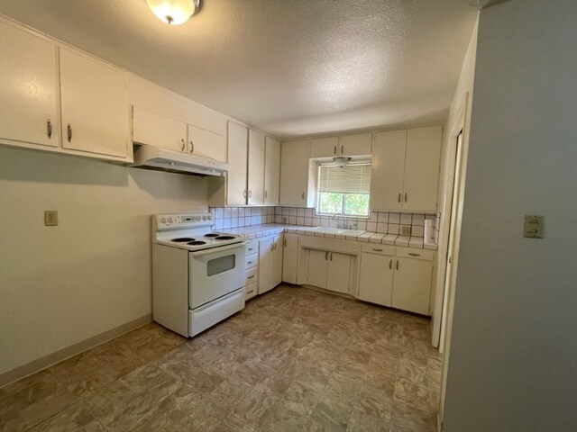 Building Photo - 49725 Rd 426