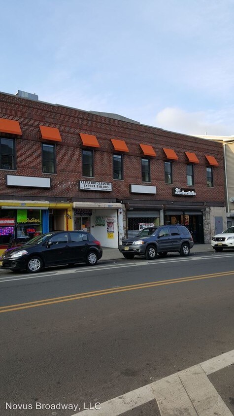 Primary Photo - 66 Broadway