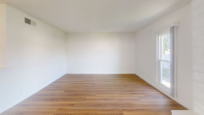 Building Photo - Charming Single-Story Home in Prime Orange...