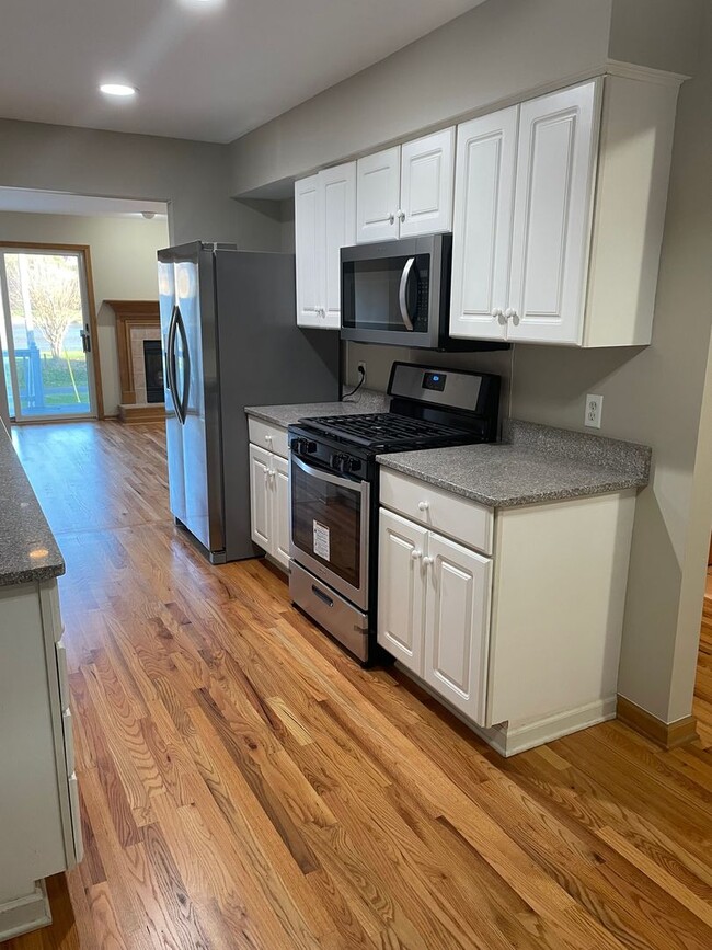 Building Photo - Waterfront! 3 Bedroom, 2 Bath Condo- Erie Village, East Syracuse