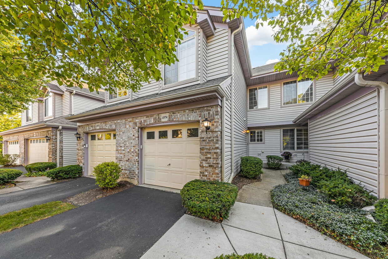 Foto principal - 1574 N St Marks Pl