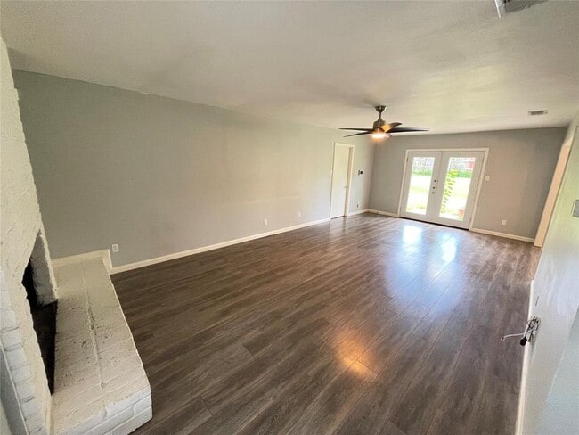 Foto del edificio - 8436 Jamestown Dr