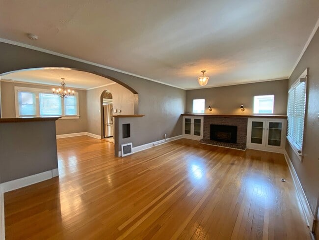 Building Photo - 856 Harrison St