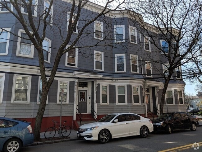 Building Photo - 264 Windsor St