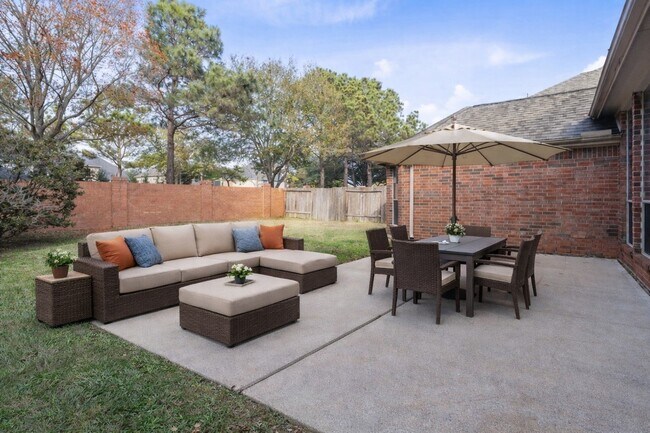 Foto del edificio - 4327 Wellington Grove Ln