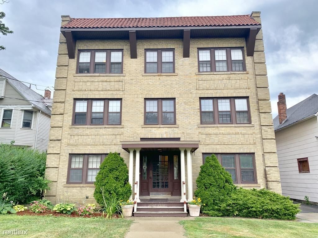 Primary Photo - 1442 W 110th St